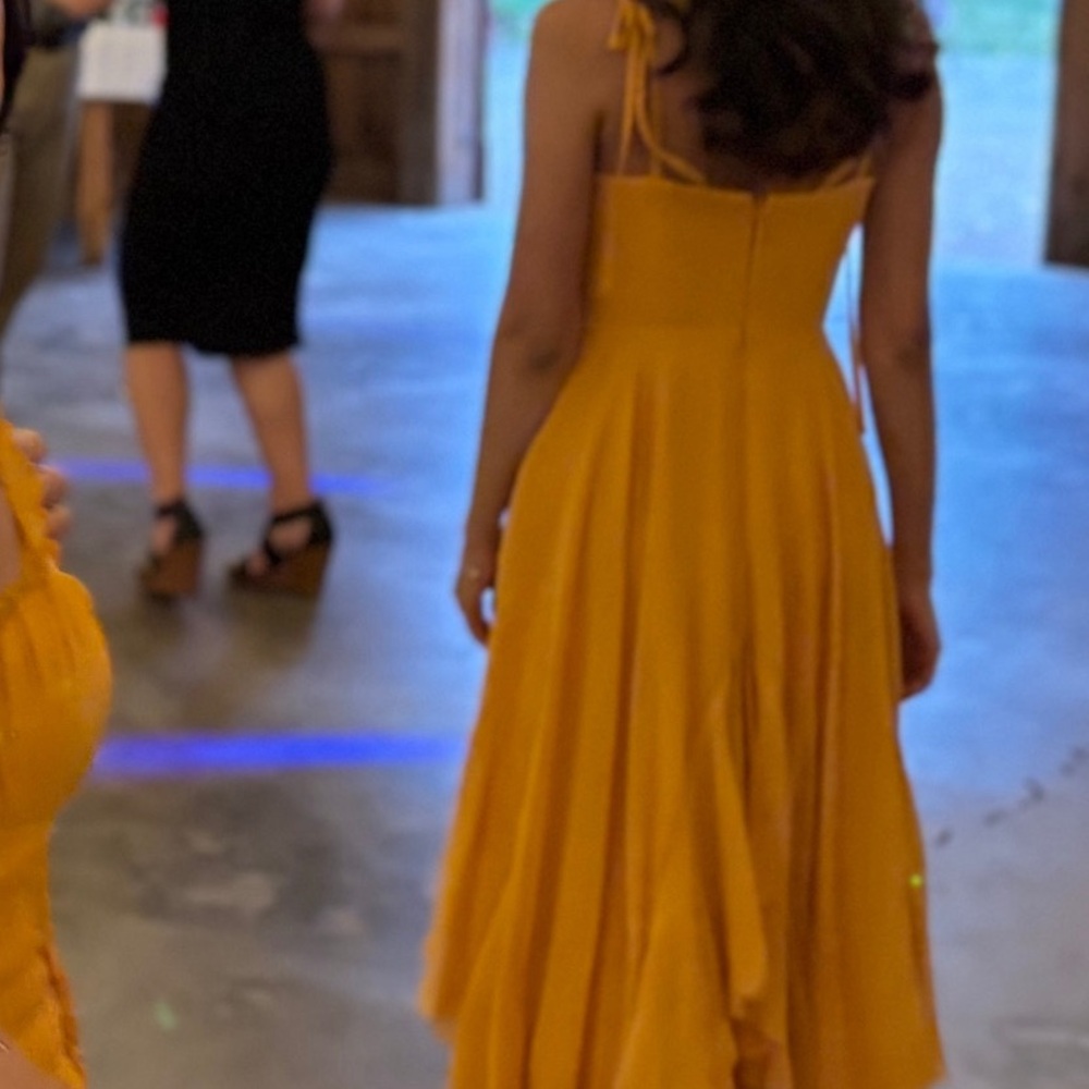 Elegant Marigold Sleeveless Dress - Picture 4 of 7